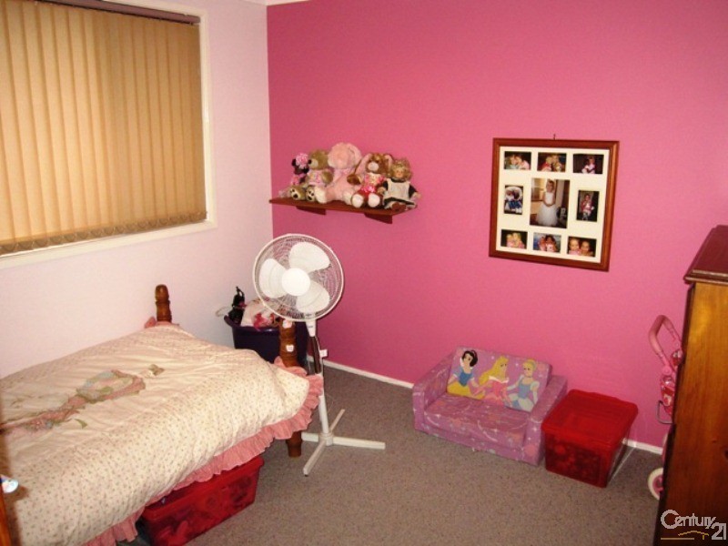 21 Waterfall Crescent, Cranebrook NSW 2749