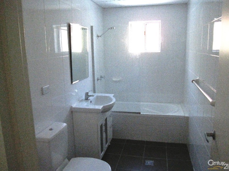 7/33 Robert Street, Penrith NSW 2750