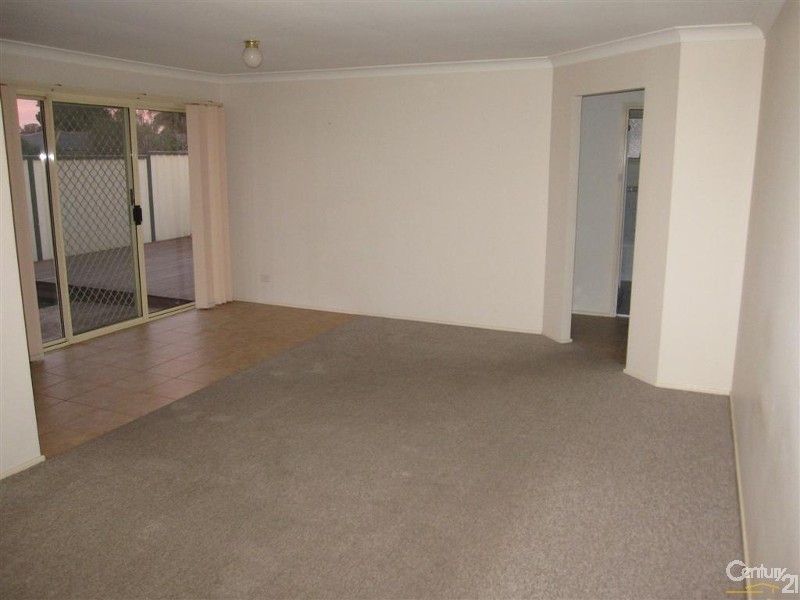 2/72 Brisbane Street, Oxley Park NSW 2760