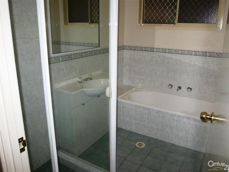 2/72 Brisbane Street, Oxley Park NSW 2760