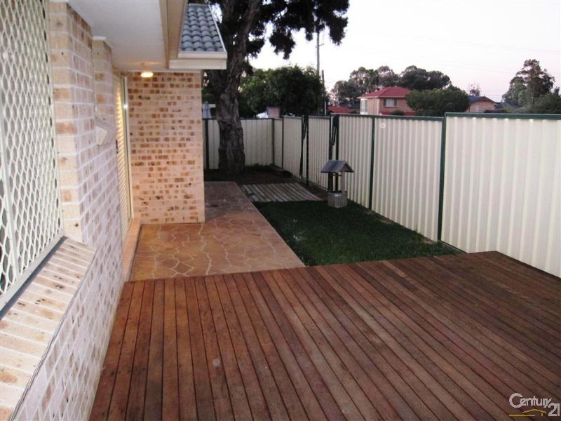 2/72 Brisbane Street, Oxley Park NSW 2760