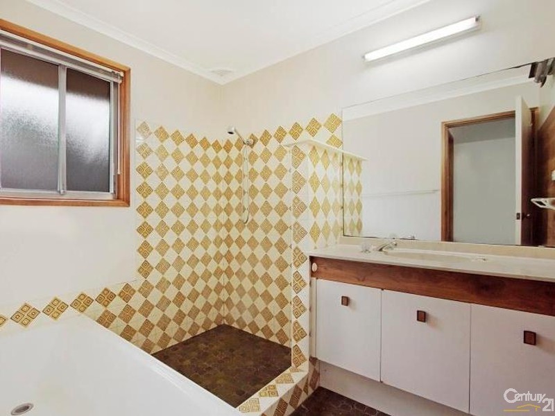 11 Brockamin Drive, South Penrith NSW 2750