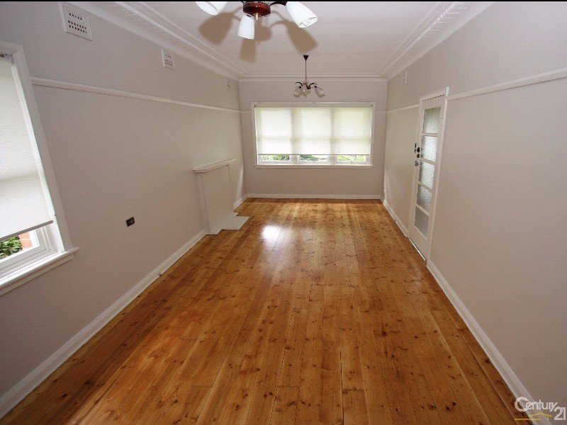 345 Macquarie St, Springwood NSW 2777