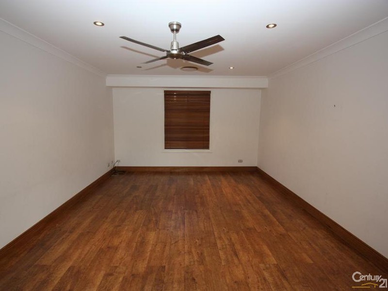 2 Scrubwren Place, Glenmore Park NSW 2745