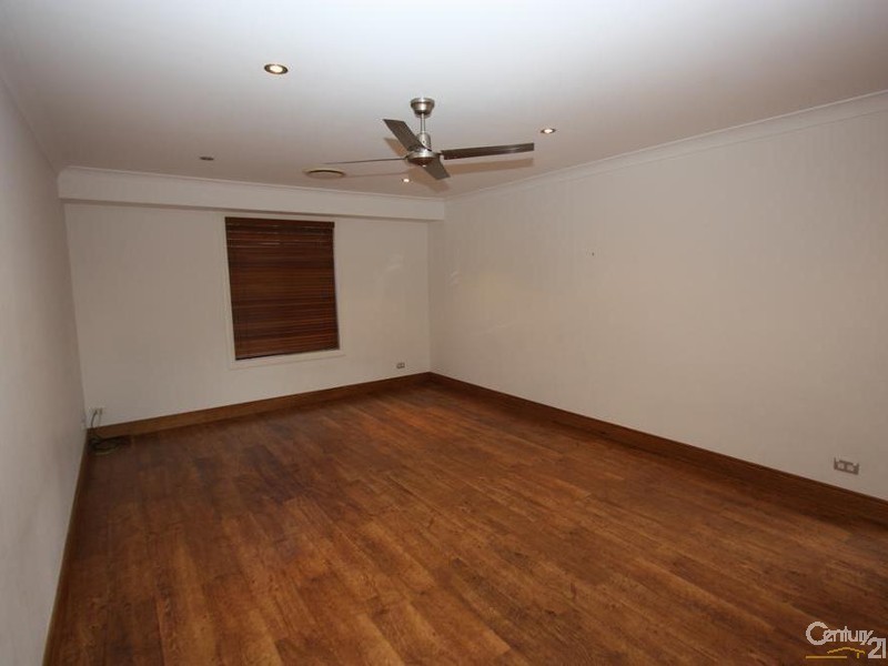 2 Scrubwren Place, Glenmore Park NSW 2745