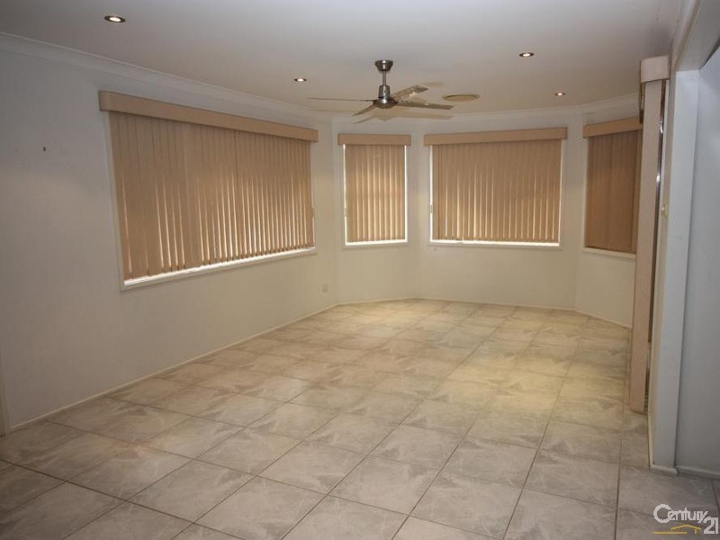 2 Scrubwren Place, Glenmore Park NSW 2745