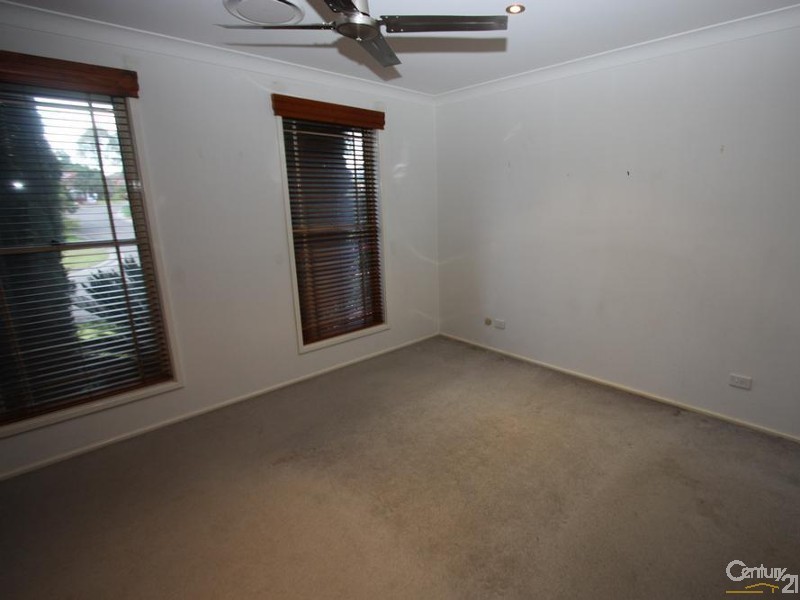 2 Scrubwren Place, Glenmore Park NSW 2745