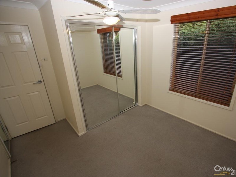 2 Scrubwren Place, Glenmore Park NSW 2745