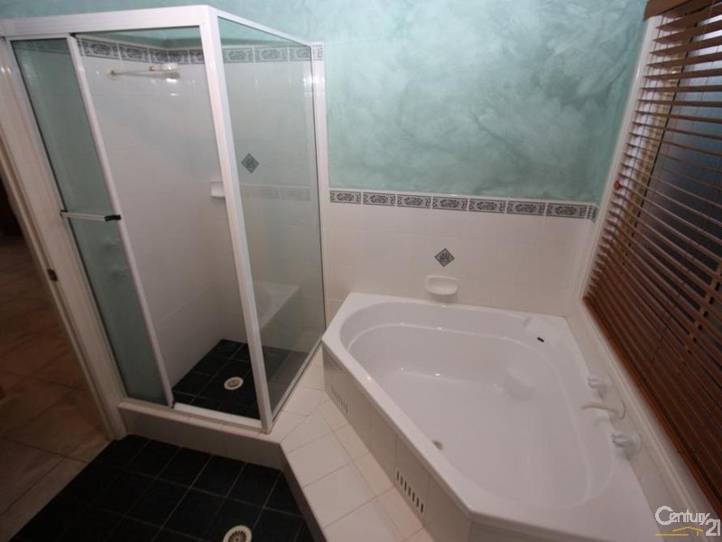 2 Scrubwren Place, Glenmore Park NSW 2745