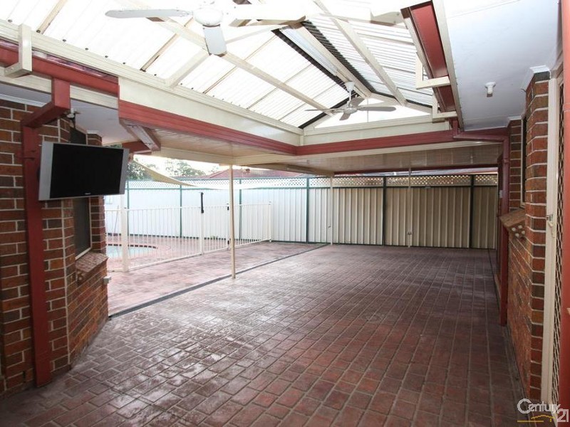 2 Scrubwren Place, Glenmore Park NSW 2745