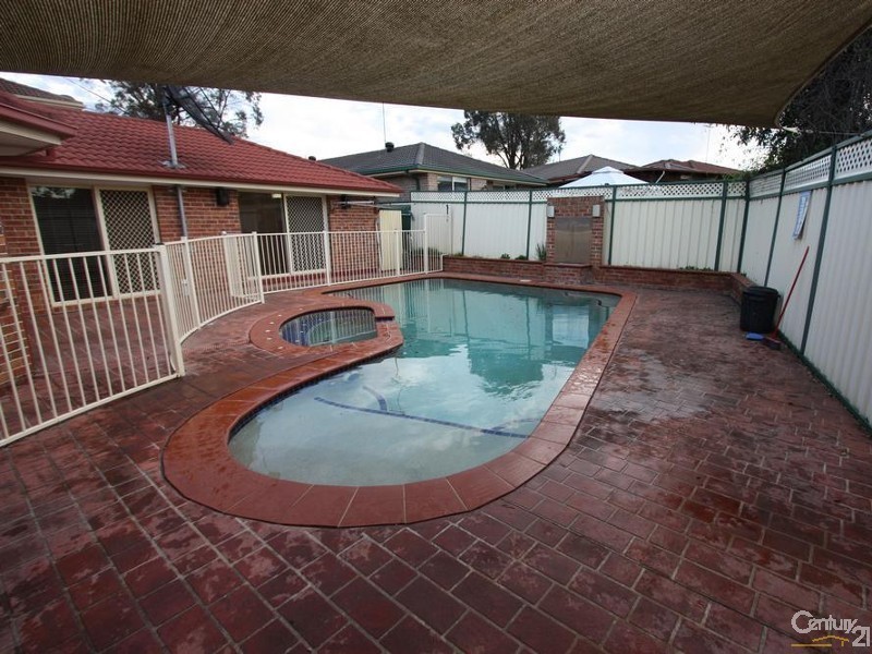 2 Scrubwren Place, Glenmore Park NSW 2745