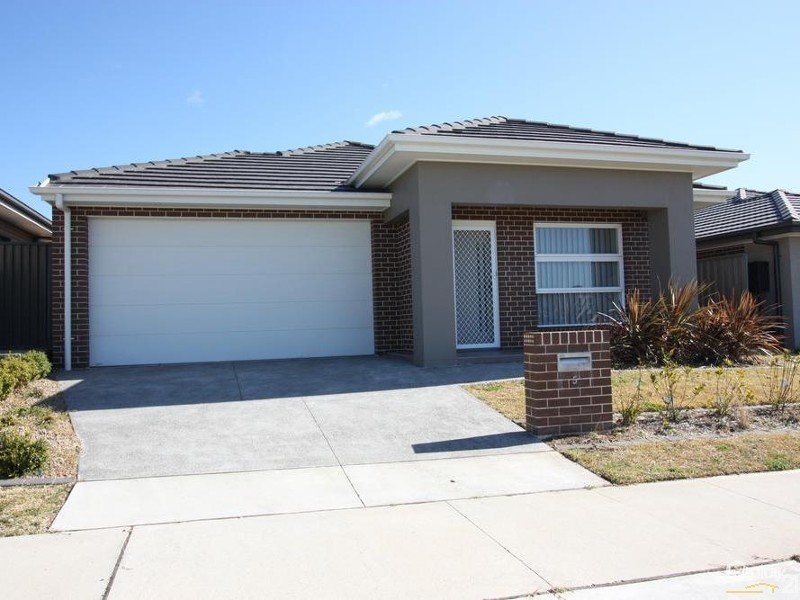 5 Darug Avenue, Glenmore Park NSW 2745