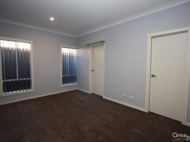 5 Darug Avenue, Glenmore Park NSW 2745