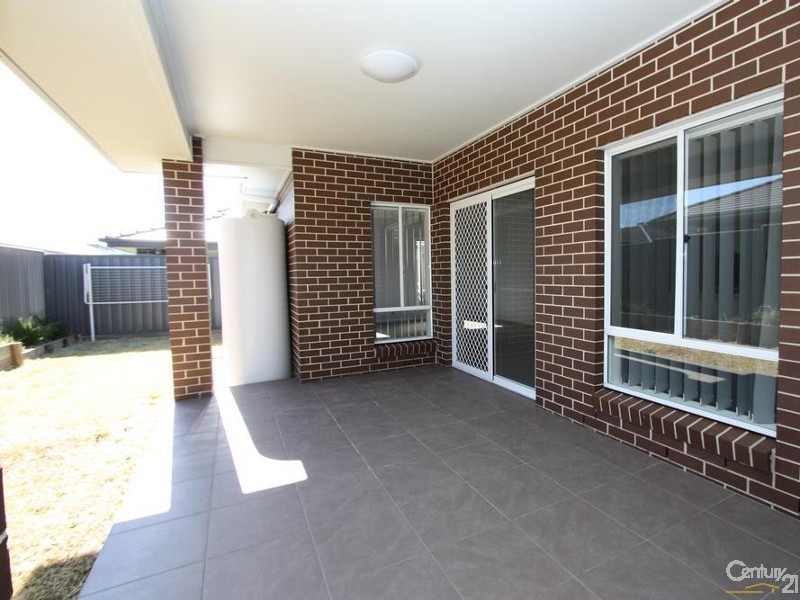 5 Darug Avenue, Glenmore Park NSW 2745