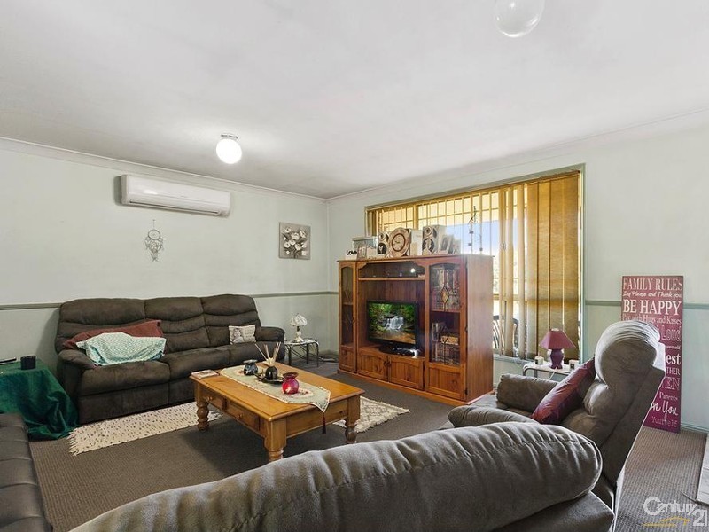 5 Lang Place, Glenmore Park NSW 2745