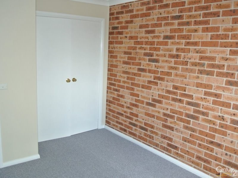 2/6 College Street, Cambridge Park NSW 2747