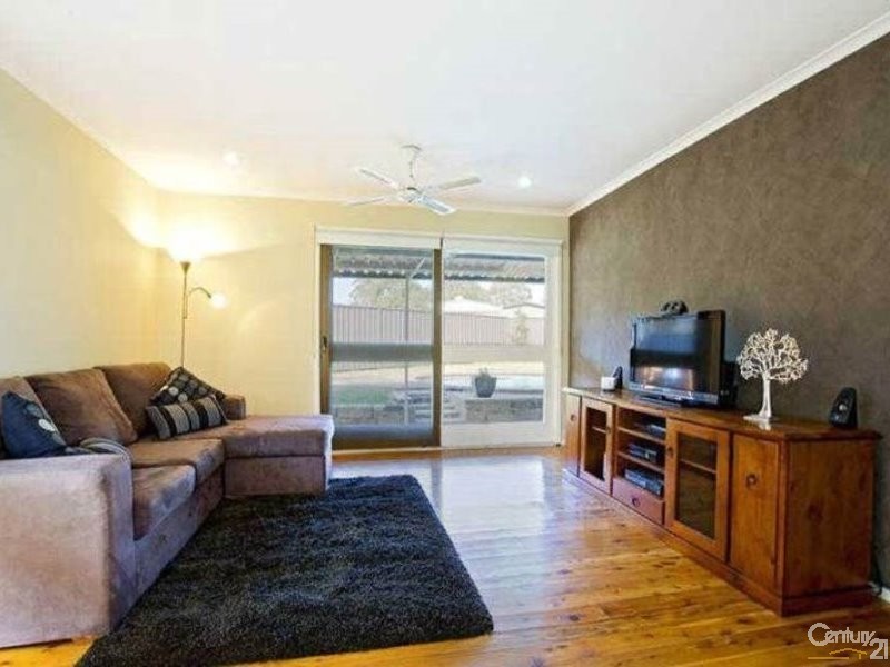 4 Greenhills Avenue, South Penrith NSW 2750