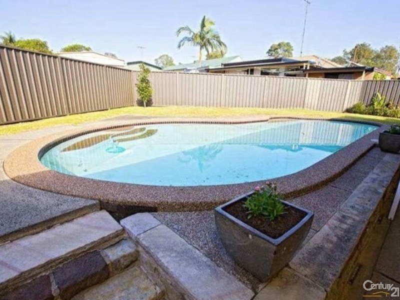 4 Greenhills Avenue, South Penrith NSW 2750