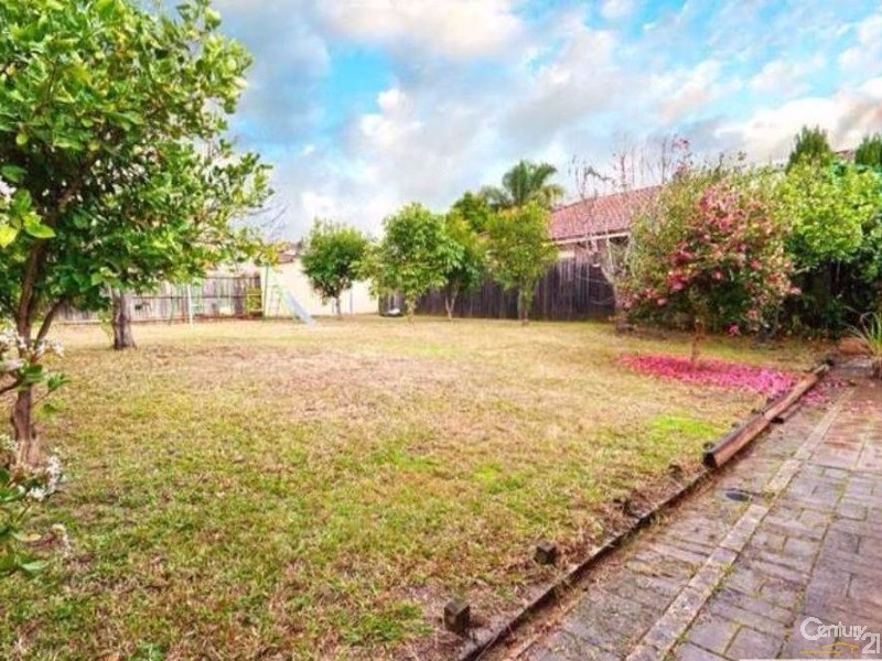 12 Oriole Street, Glenmore Park NSW 2745