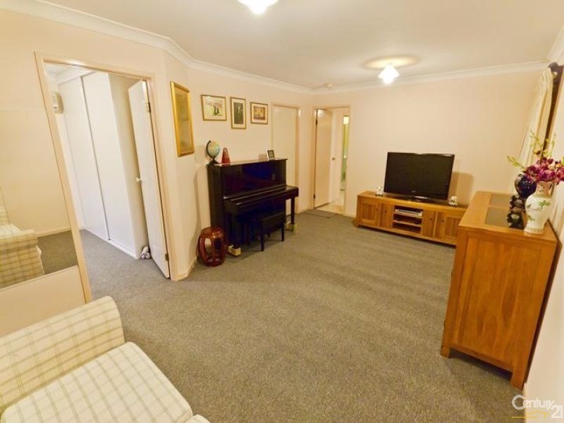 12 Oriole Street, Glenmore Park NSW 2745