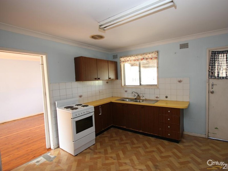 6  Lethbridge Street, Penrith NSW 2750