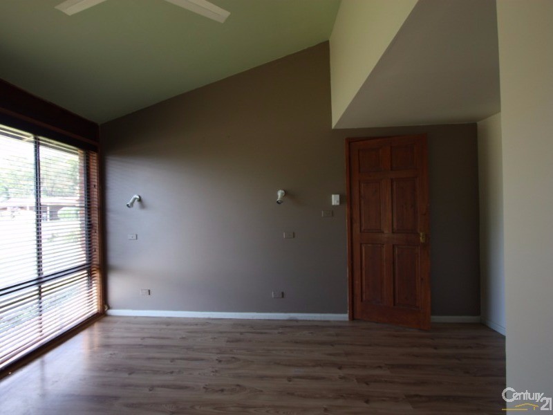 22 Holmegate Crescent, Cranebrook NSW 2749