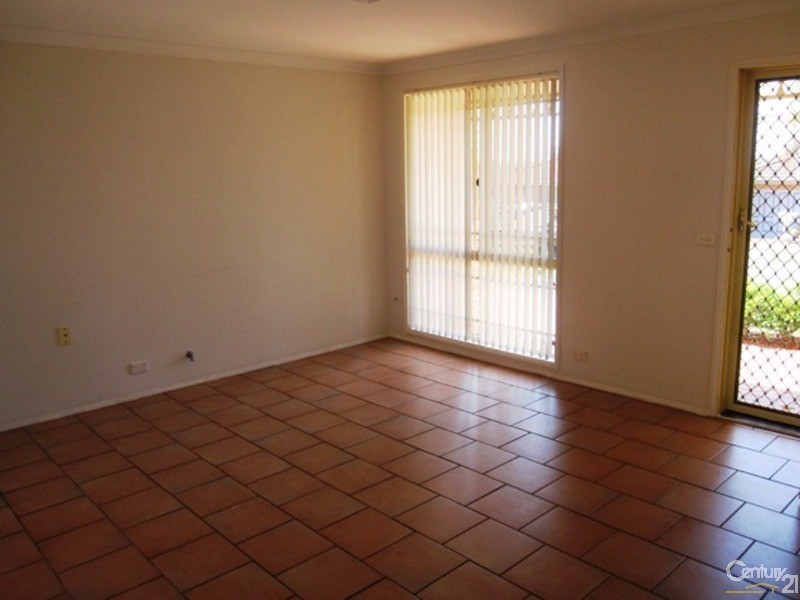 19 Woodi Close, Glenmore Park NSW 2745