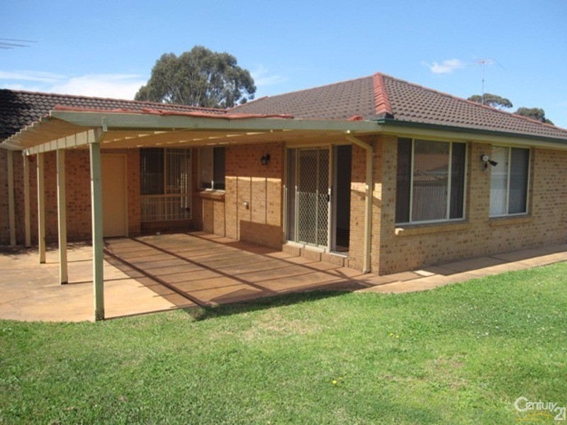 19 Woodi Close, Glenmore Park NSW 2745