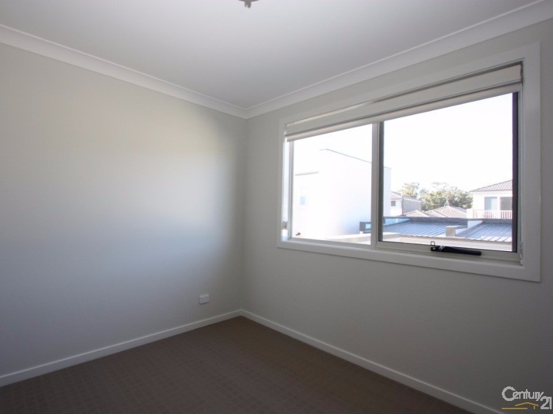 112 Lord Sheffield Circuit, Penrith NSW 2750