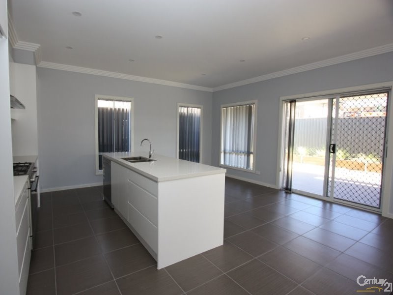 5 Darug Avenue, Glenmore Park NSW 2745