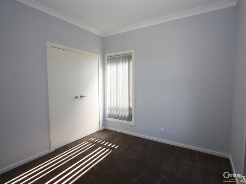 5 Darug Avenue, Glenmore Park NSW 2745