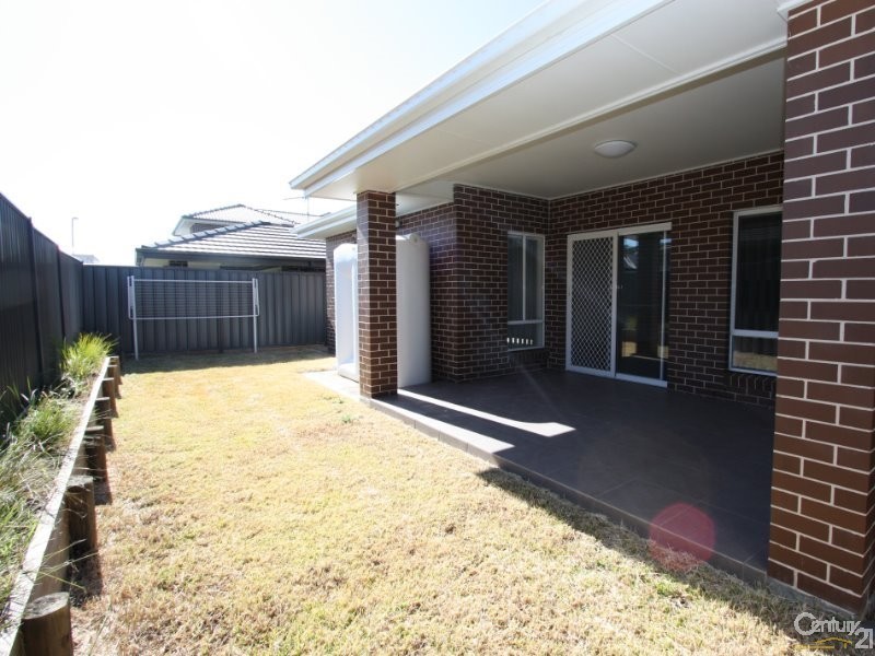 5 Darug Avenue, Glenmore Park NSW 2745