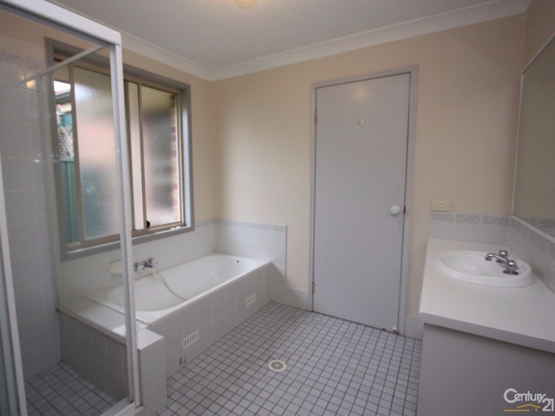 8 Jillak Close, Glenmore Park NSW 2745