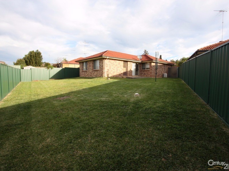 8 Jillak Close, Glenmore Park NSW 2745