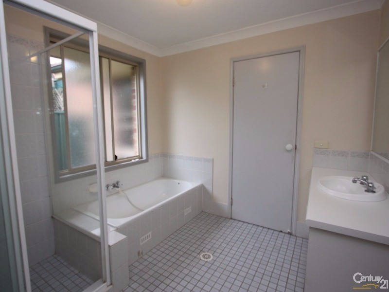 8 Jillak Close, Glenmore Park NSW 2745