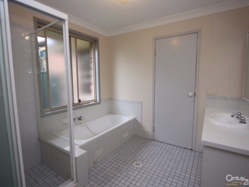 8 Jillak Close, Glenmore Park NSW 2745