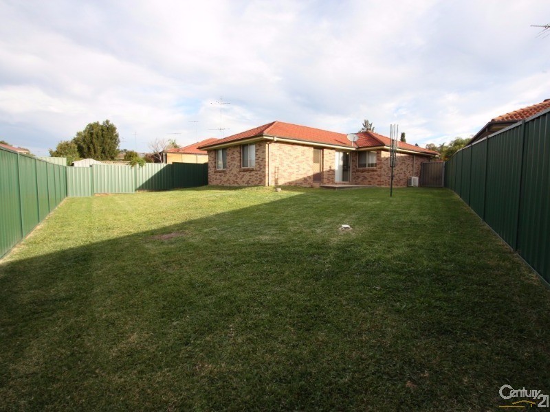 8 Jillak Close, Glenmore Park NSW 2745