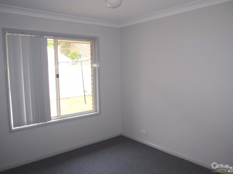 1 Dutton Place, Glenmore Park NSW 2745