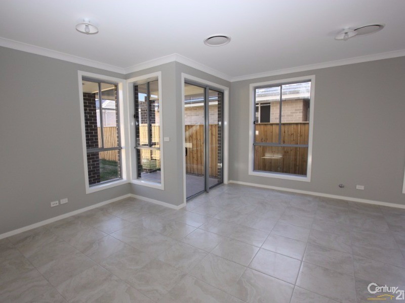 76 William Hart Crescent, Penrith NSW 2750