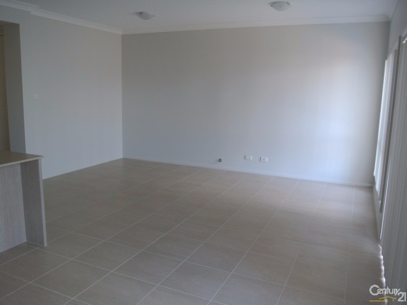 24 Glenmore Ridge Drive, Glenmore Park NSW 2745