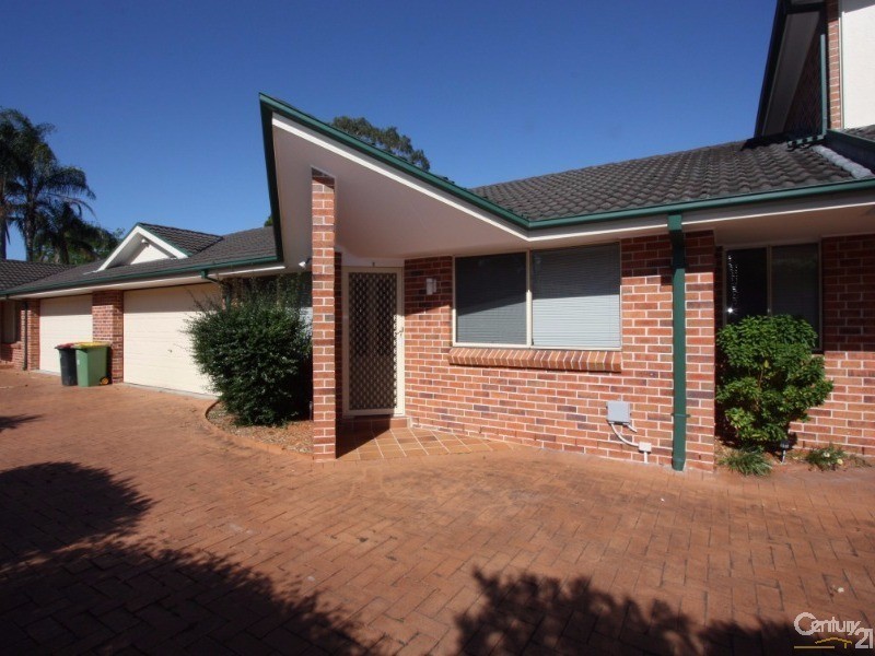 2/13 Lethbridge Street, Penrith NSW 2750