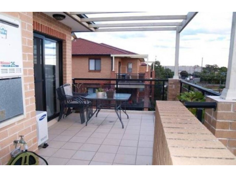 11/10-12 Regentville Road, Jamisontown NSW 2750