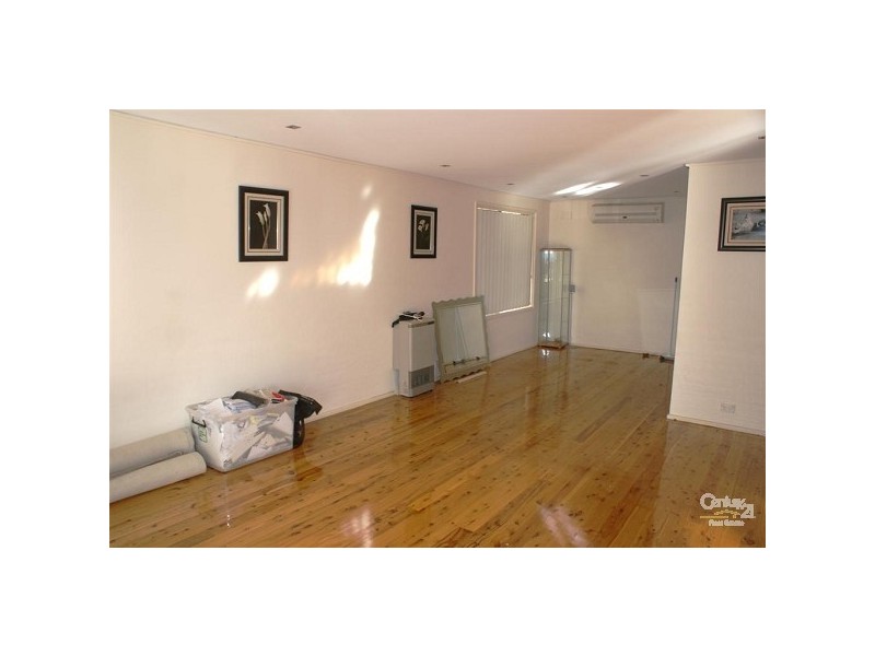 3 Allena Close, Georges Hall NSW 2198