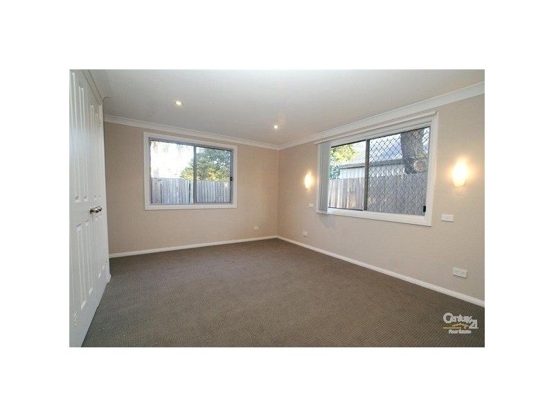 Flat, 22 Short Street, Rosehill NSW 2142
