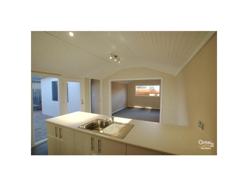 Flat, 22 Short Street, Rosehill NSW 2142