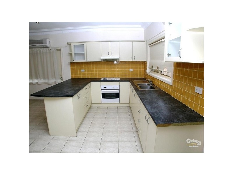 18 Johnstone St, Guildford NSW 2161