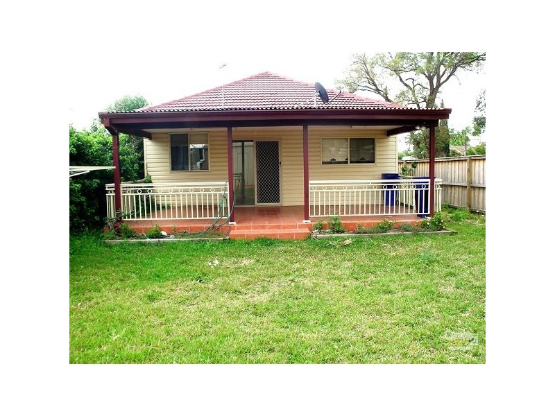 18 Johnstone St, Guildford NSW 2161