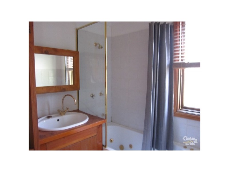 96 SAMPSON STREET, Orange NSW 2800