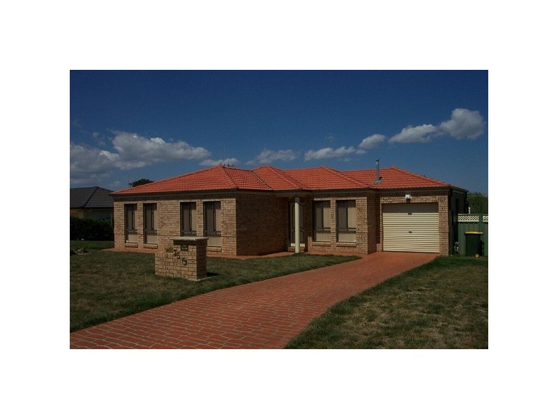 35 QUINLAN RUN, Orange NSW 2800