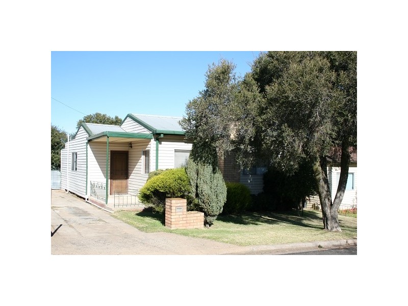 4 KOKODA STREET, Orange NSW 2800